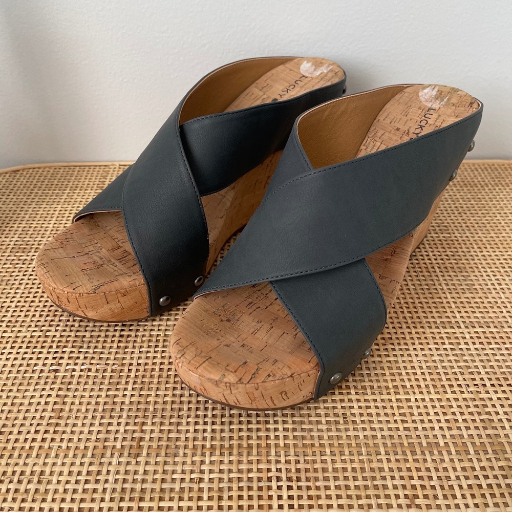 Lucky Brand Women's Mykayla Wedge Sandal S 9.5